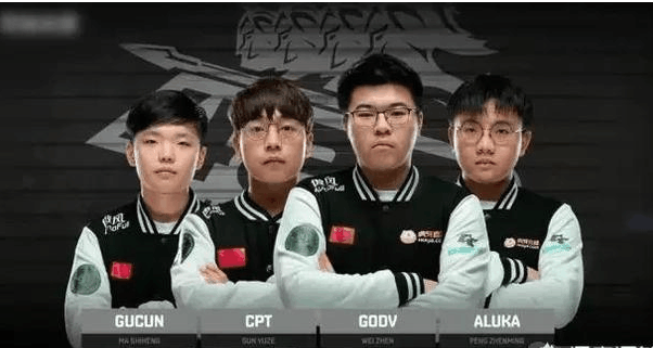 里表现得尤 里表现得尤